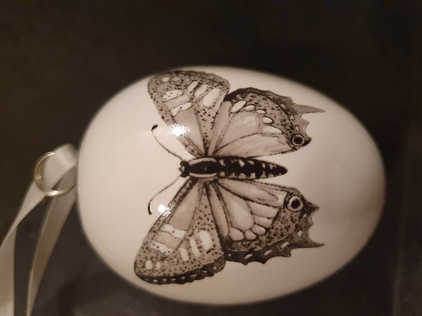Osterei Hänger antik Schmetterling